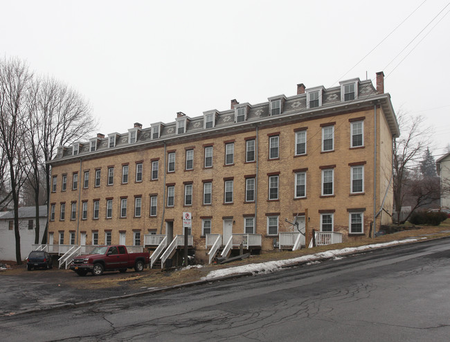 76-88 Spring St in Kingston, NY - Building Photo - Building Photo