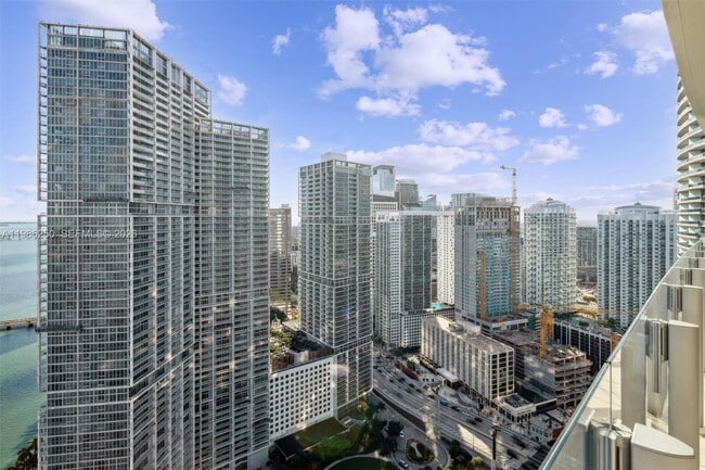 300 Biscayne Blvd Way, Unit 3805W in Miami, FL - Foto de edificio - Building Photo