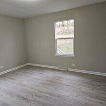 7119 S Solon Rd in Spring Grove, IL - Building Photo - Building Photo