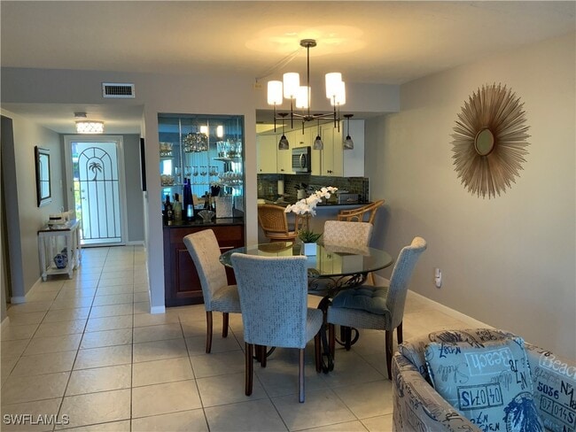 5530 Rattlesnake Hammock Rd in Naples, FL - Foto de edificio - Building Photo