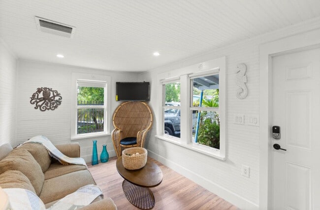 3477 Hibiscus St in Miami, FL - Foto de edificio - Building Photo