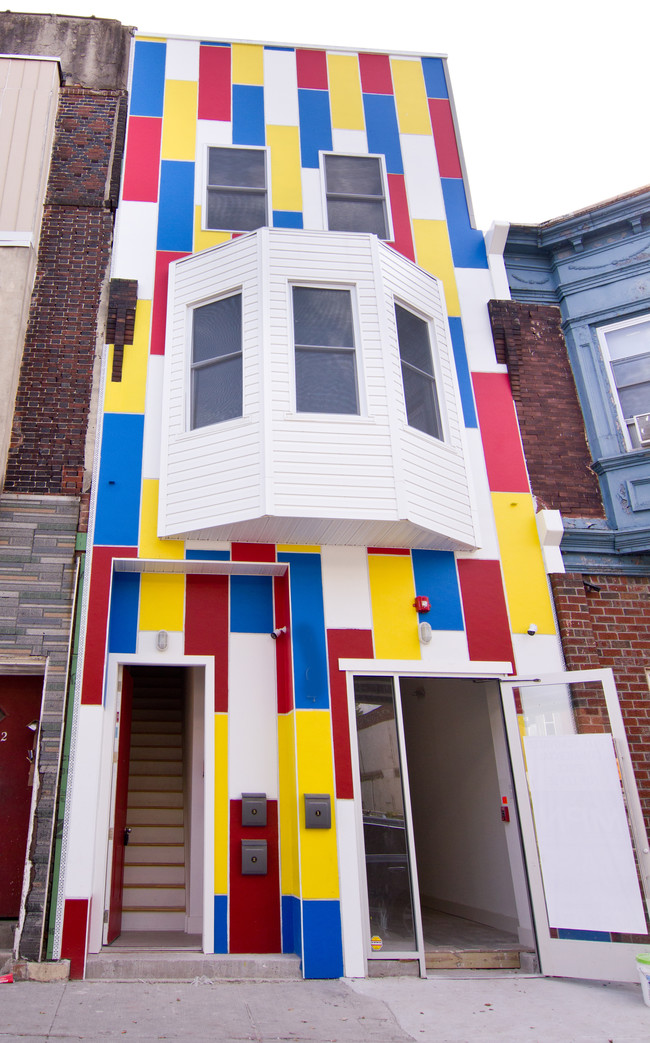 6104 Market St, Unit 3
