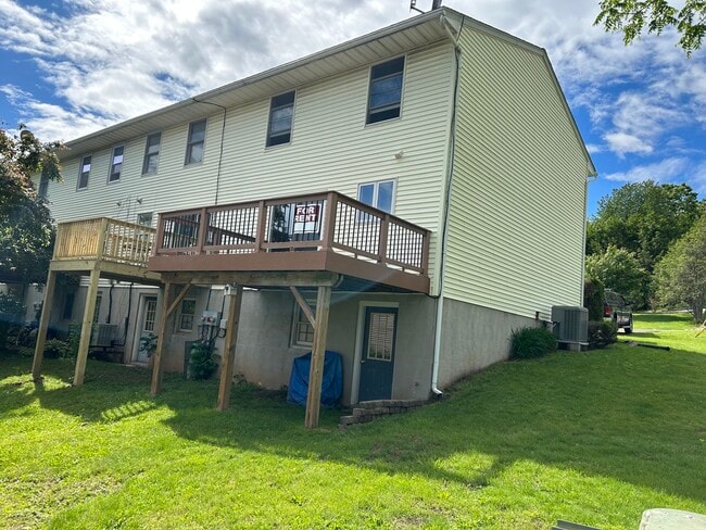 556 Becker St in Danville, PA - Building Photo - Building Photo