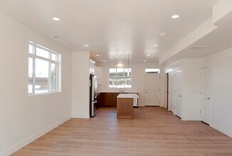 155 N Main St in North Salt Lake, UT - Building Photo - Building Photo