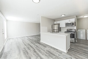 Cypress Parc in Houston, TX - Building Photo