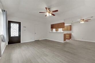 411 S Las Vegas Trail in Fort Worth, TX - Building Photo - Building Photo