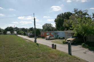 Mobile Home Park in Lakeland, FL - Building Photo - Building Photo