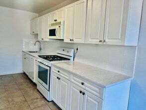 47 Davis Ave, Unit 4F in White Plains, NY - Foto de edificio - Building Photo