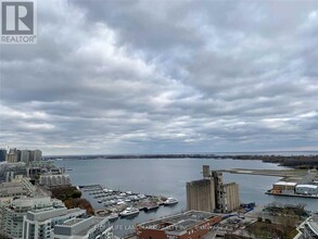 600-3600 Fleet St in Toronto, ON - Building Photo - Building Photo