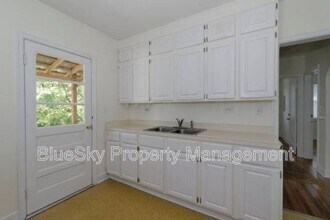 2310 Center Ave in Charlottesville, VA - Building Photo - Building Photo