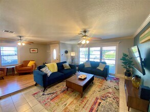 1311 Milam Dr in Galveston, TX - Building Photo - Building Photo