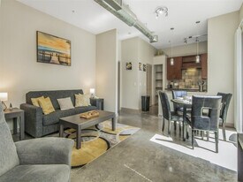 2344 Camden Dr in Houston, TX - Building Photo