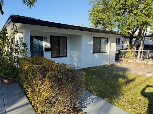 property at 3275 SW 27th St