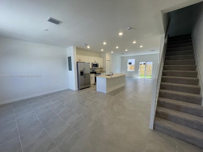 1066 SE 2nd St in Florida City, FL - Building Photo - Building Photo