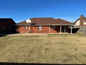 524 Waterview Rd in Oklahoma City, OK - Foto de edificio - Building Photo
