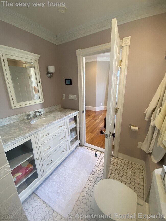 11 Beech St, Unit 2
