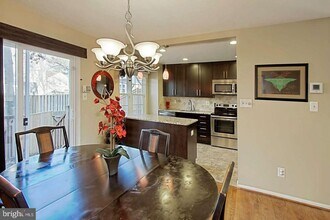 5 S Floyd St in Alexandria, VA - Building Photo - Building Photo