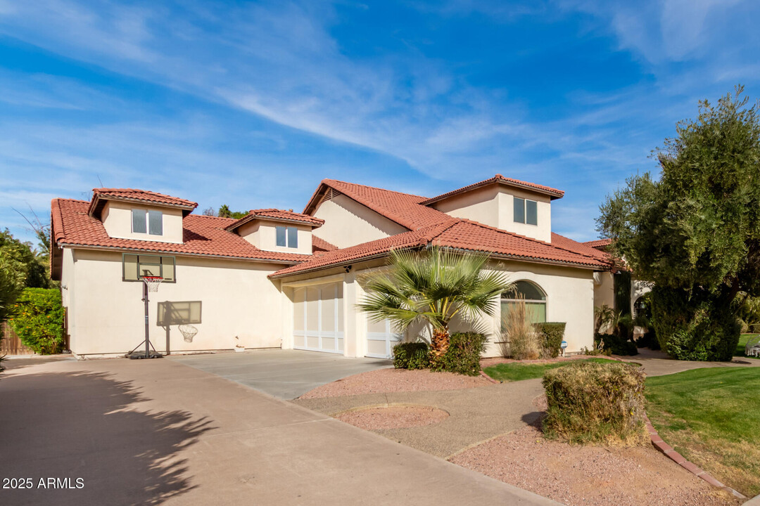 622 W Linger Ln in Phoenix, AZ - Foto de edificio