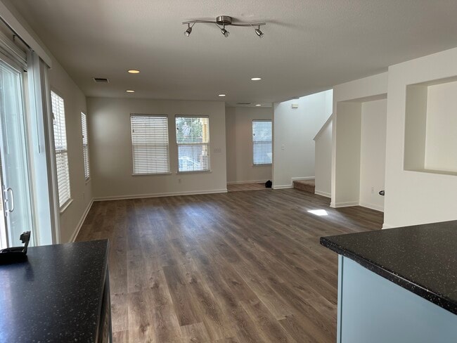 2753 Whitney Dr, Unit Aija Halliday in Fairfield, CA - Building Photo - Building Photo