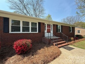 851 Fieldstone Rd in Mooresville, NC - Building Photo - Building Photo