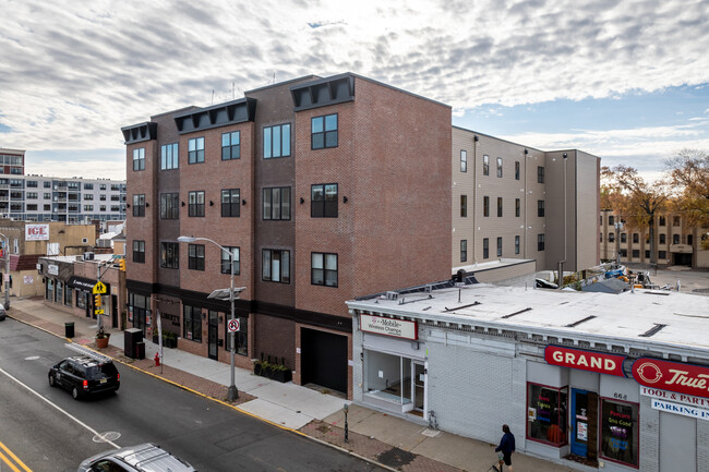 Liberty Place in Bloomfield, NJ - Building Photo - Building Photo