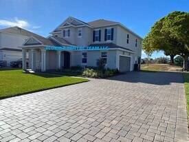 17740 Sawgrass Run in Tavares, FL - Building Photo