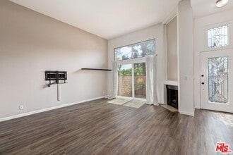 13011 Mindanao Wy in Marina Del Rey, CA - Building Photo - Building Photo