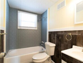 14411 Knox Ave in Warren, MI - Building Photo - Building Photo