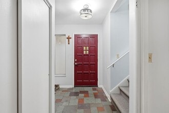 4883 Stonehaven Dr in Columbus, OH - Foto de edificio - Building Photo