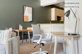 2383 N Main St-Unit -FL3-ID958 in Walnut Creek, CA - Foto de edificio - Building Photo
