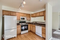 13295 Holly St in Thornton, CO - Foto de edificio - Building Photo