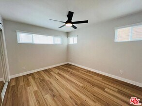 5820 S Mansfield Ave in Los Angeles, CA - Building Photo - Building Photo