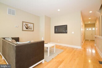 1118 Wallace St in Philadelphia, PA - Building Photo - Building Photo