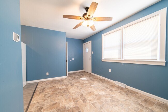 323 W Peach St in Vineland, NJ - Building Photo - Building Photo