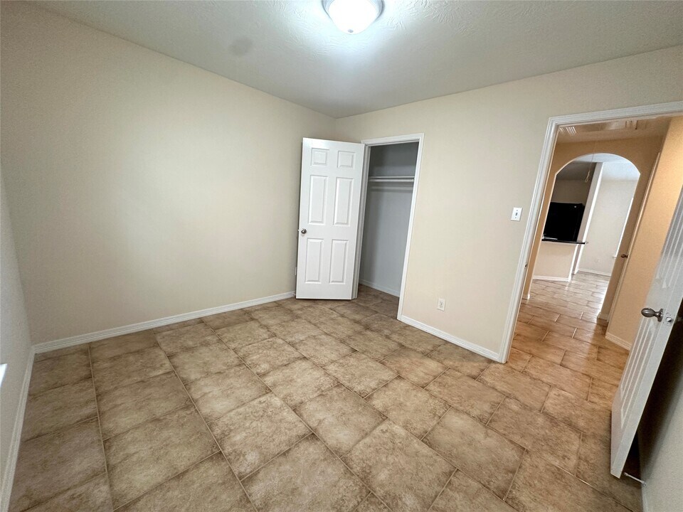 18922 Wellock Ln in Tomball, TX - Foto de edificio