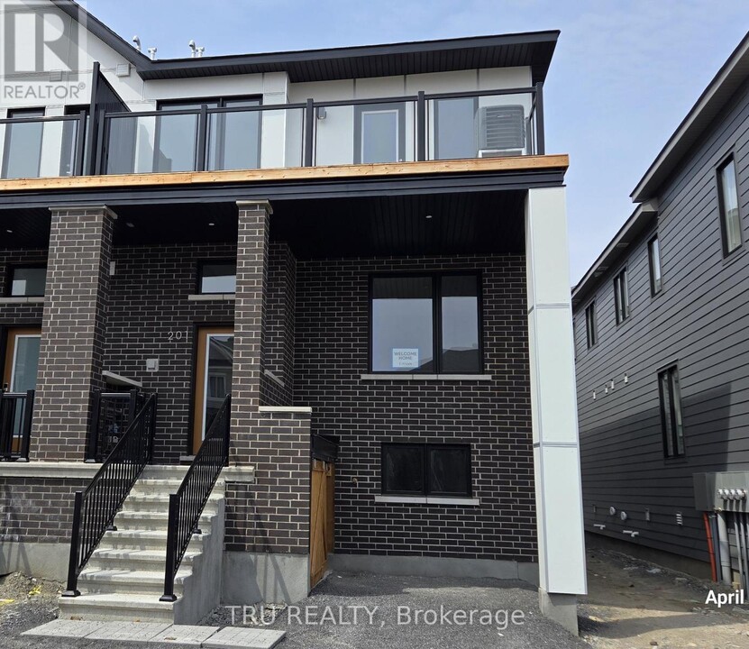 201 Beebalm Cres in Ottawa, ON - Building Photo