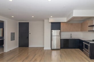 333 Cypress Ave, Unit 3 in Bronx, NY - Foto de edificio - Building Photo