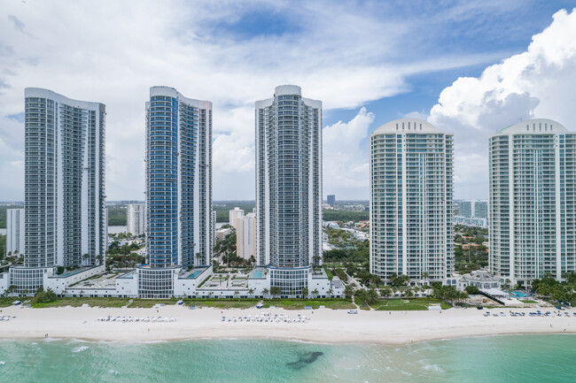 Trump Towers I in Miami, FL - Building Photo - Building Photo