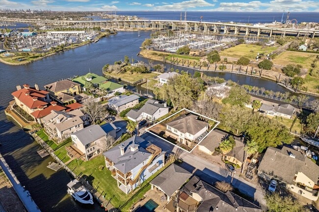 property at 5 Harbor Ln
