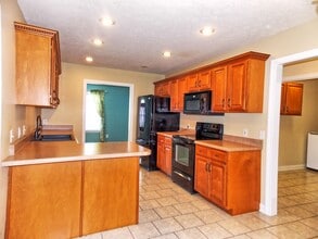 1013 Angelica Ct in Bowling Green, KY - Foto de edificio - Building Photo