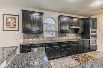 210 Warbler Dr in Desoto, TX - Building Photo - Building Photo