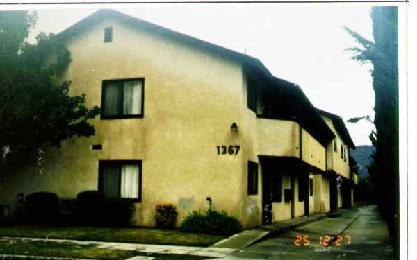 1367 Elm Ave in San Gabriel, CA - Foto de edificio - Building Photo