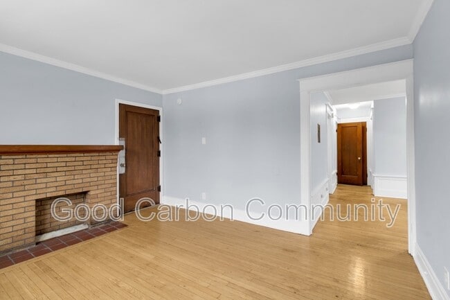 property at 8 E Depew Ave