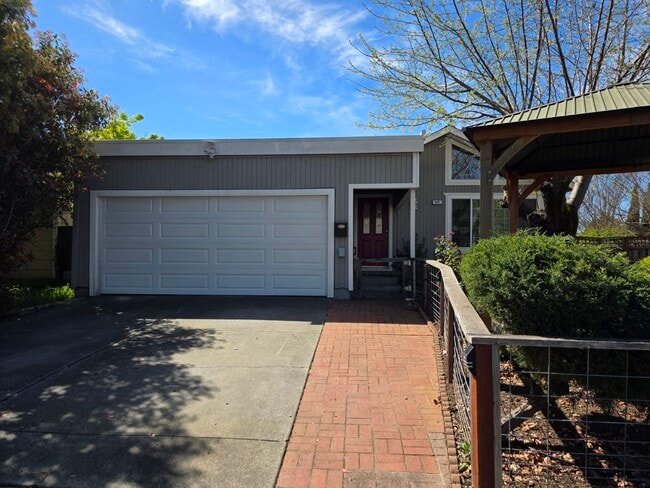 437 Korbel Pl in Santa Rosa, CA - Building Photo - Building Photo