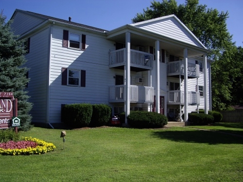 Westland Park Apartments in Mattawan, MI - Foto de edificio