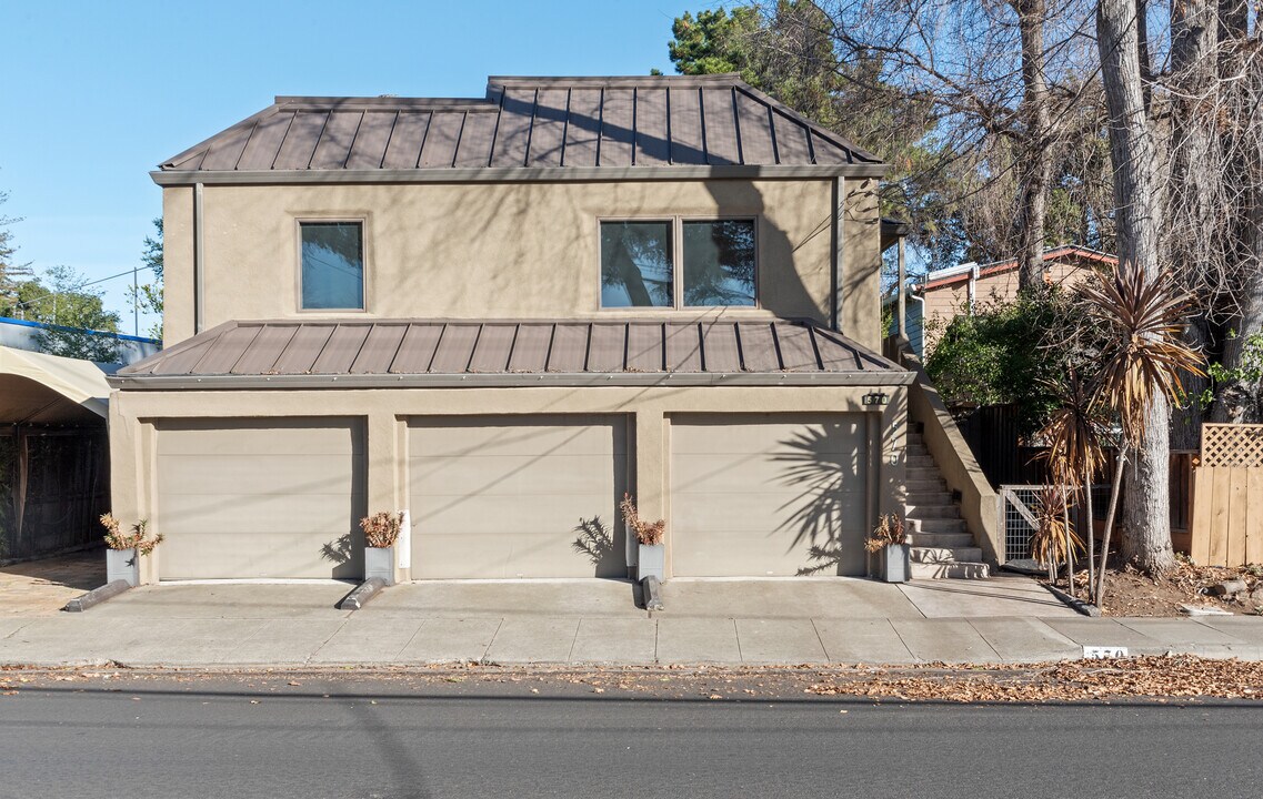 570 Okeefe St in Menlo Park, CA - Building Photo