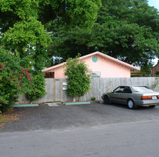 1405-1409 NE 5th Ter in Fort Lauderdale, FL - Building Photo - Building Photo