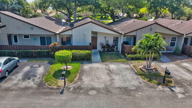 11745 Timbers Way in Boca Raton, FL - Foto de edificio - Building Photo