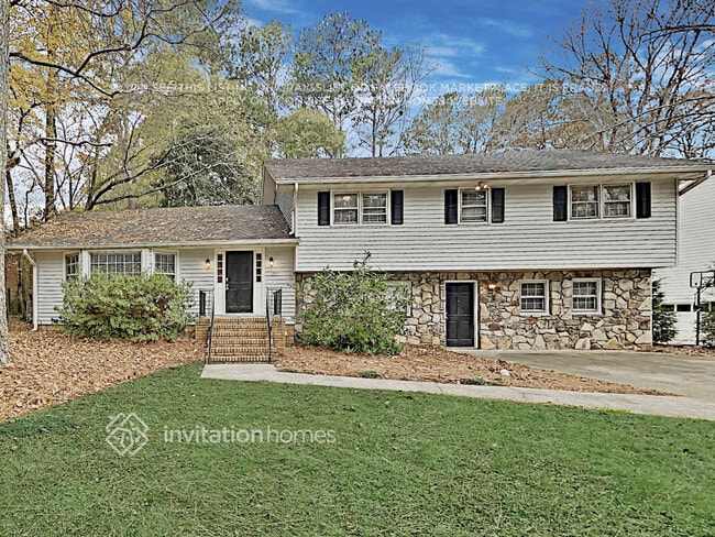 property at 2571 Riverglenn Cir