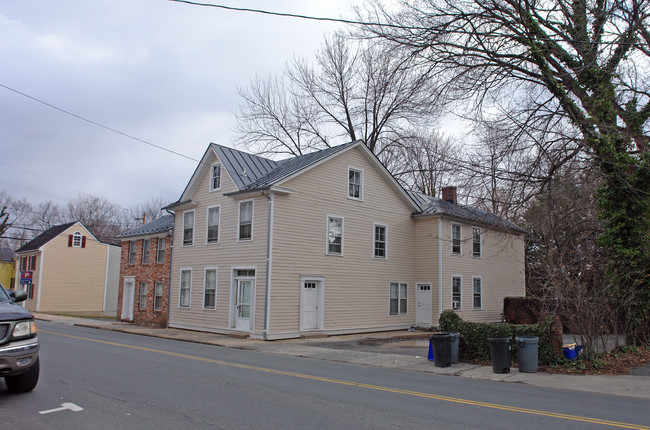 106 N King St in Leesburg, VA - Building Photo - Building Photo